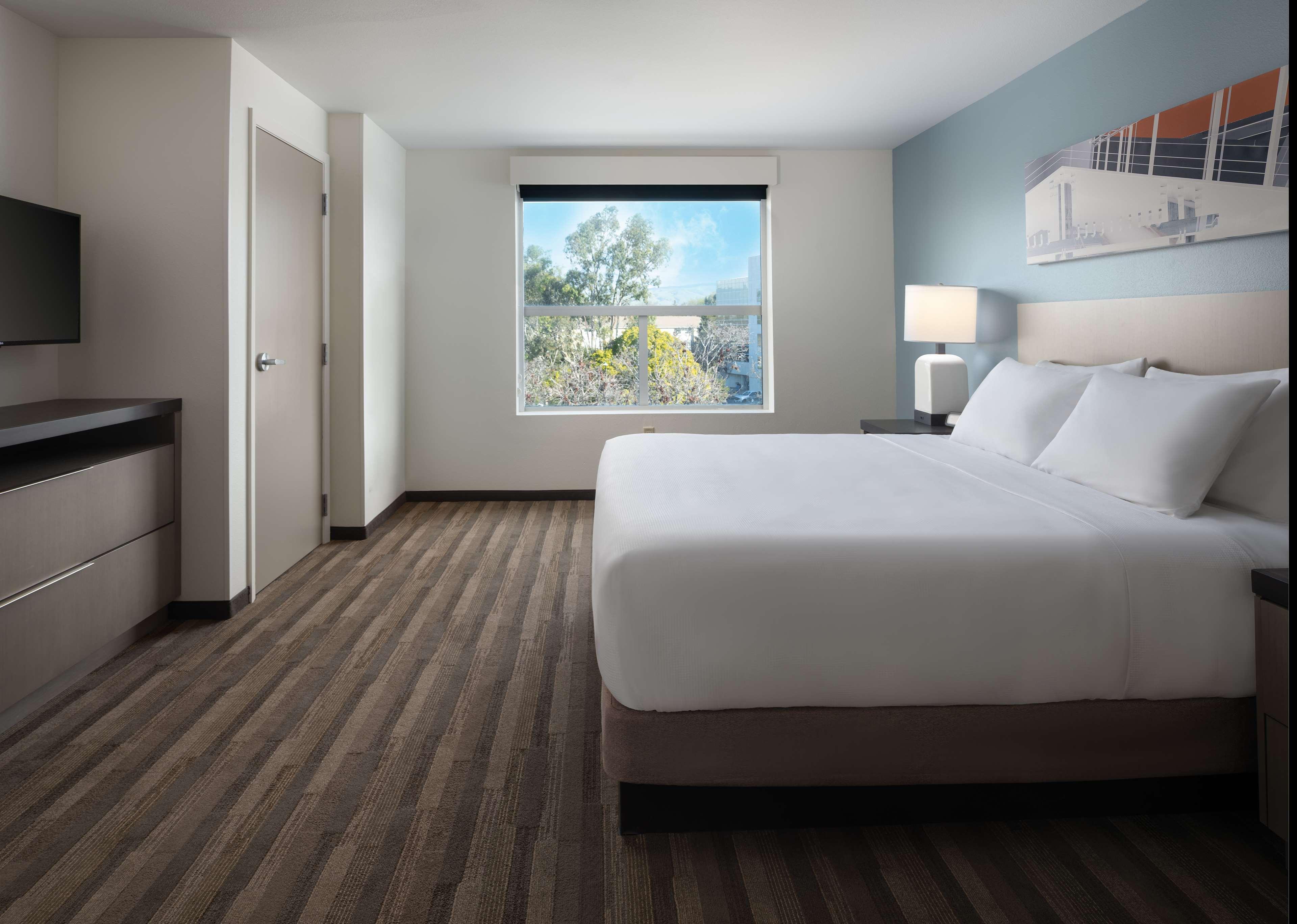Отель Hyatt House San Jose Airport Экстерьер фото