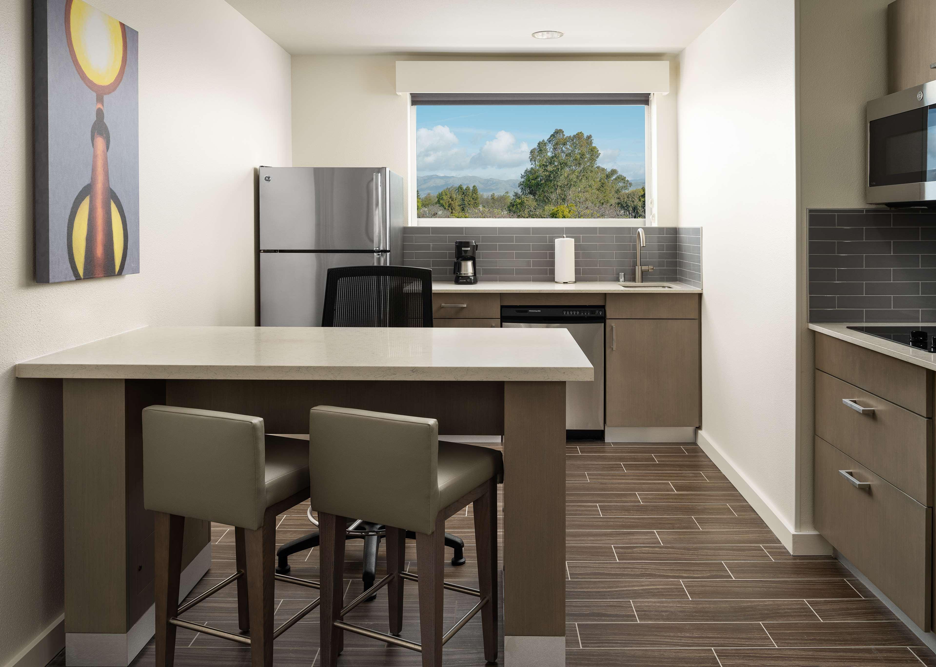 Отель Hyatt House San Jose Airport Экстерьер фото