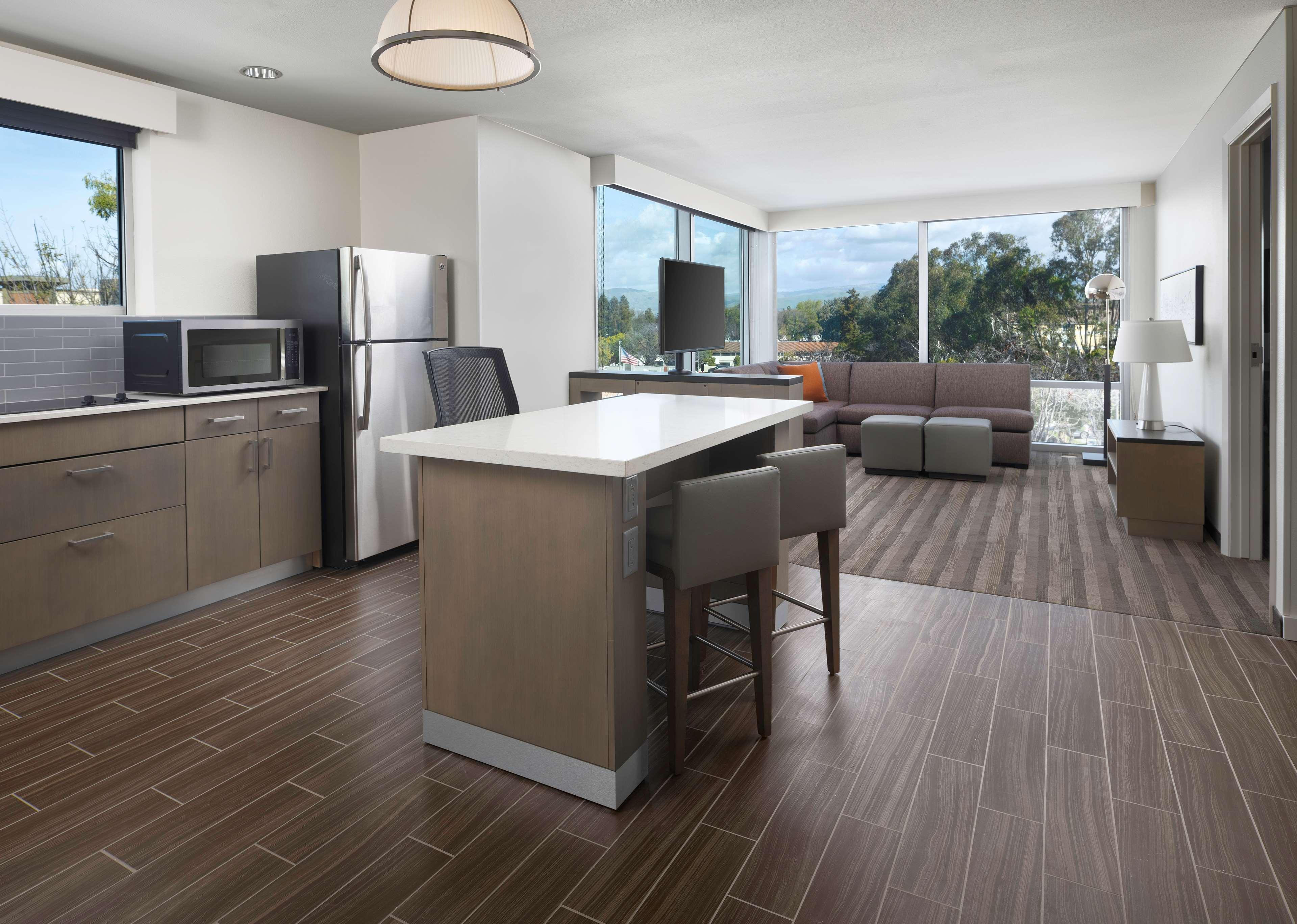 Отель Hyatt House San Jose Airport Экстерьер фото