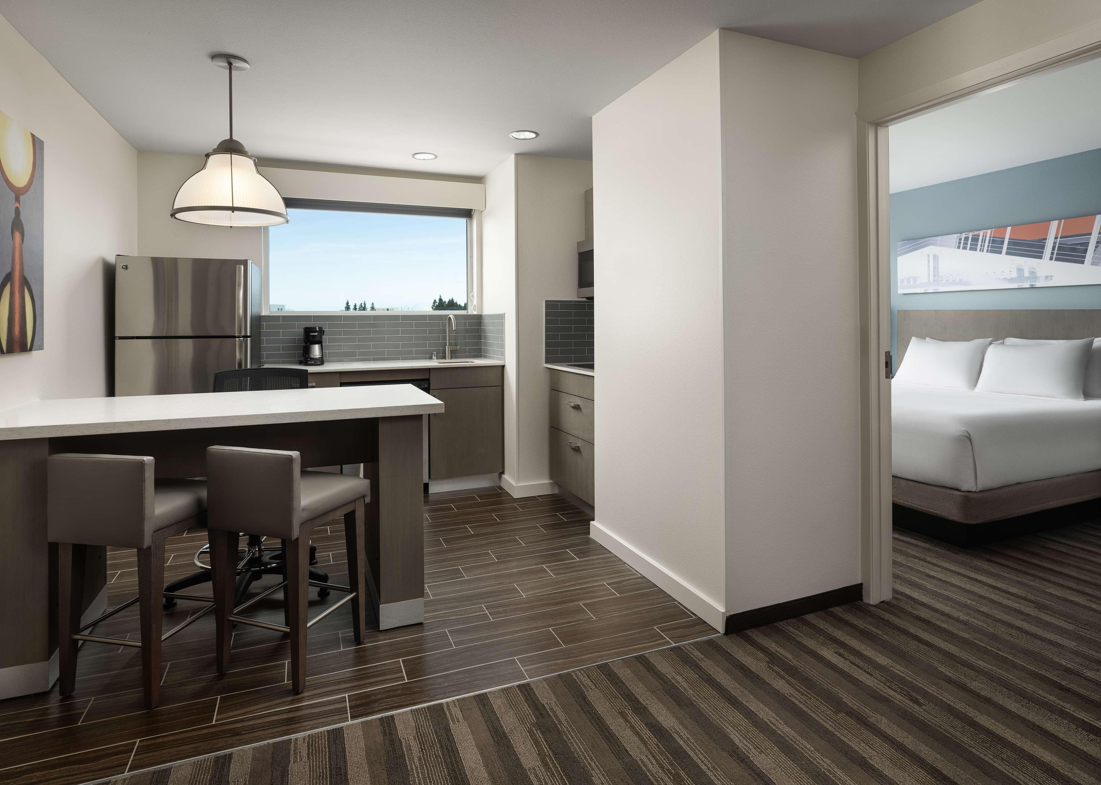 Отель Hyatt House San Jose Airport Экстерьер фото